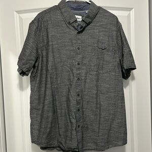 Men’s Hurley casual short sleeve button down.